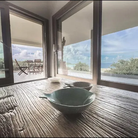 Ada Villa *